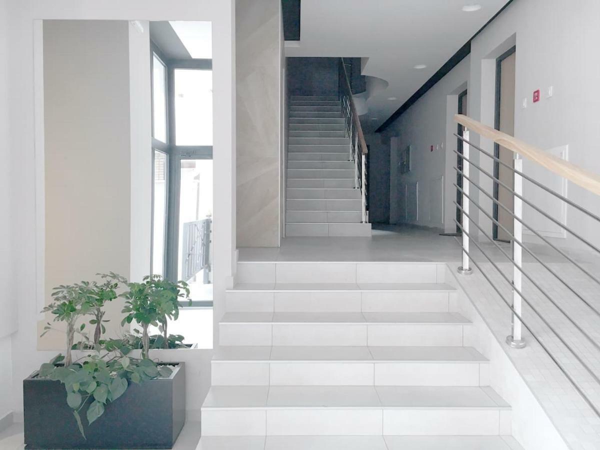 New Central Light Apartment With Private Parking Новий Сад Екстер'єр фото